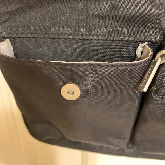 Baggallini Nylon Modern Crossbody 2 Front Pockets in Front Adjustment Strap NWOT - Picture 6 of 11
